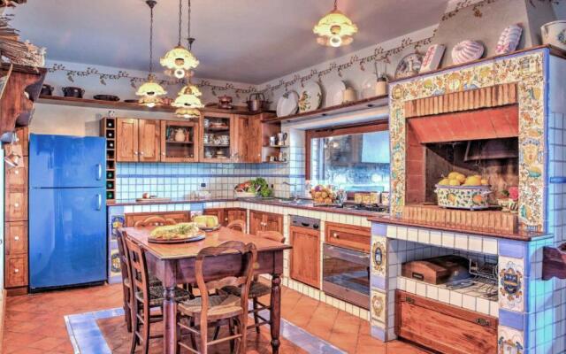 Amorosa House 9+1