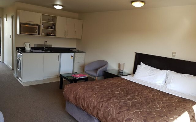 De Lago Motel Apartments