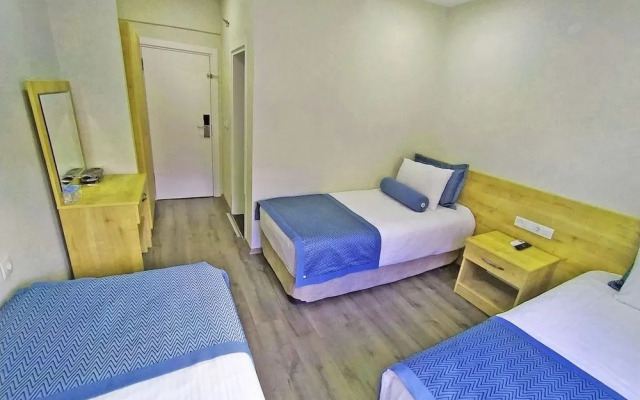 Kroisos Lake Resort Hotel