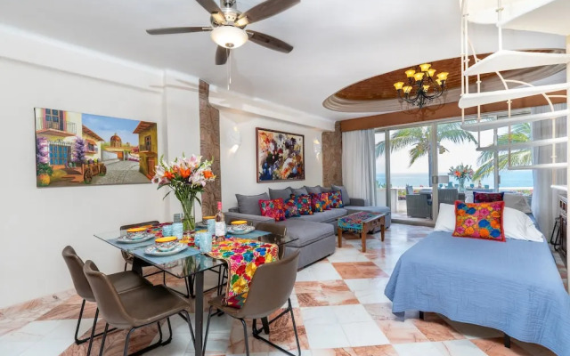 Ocean Front Penthouse Pool Sleeps 8 People