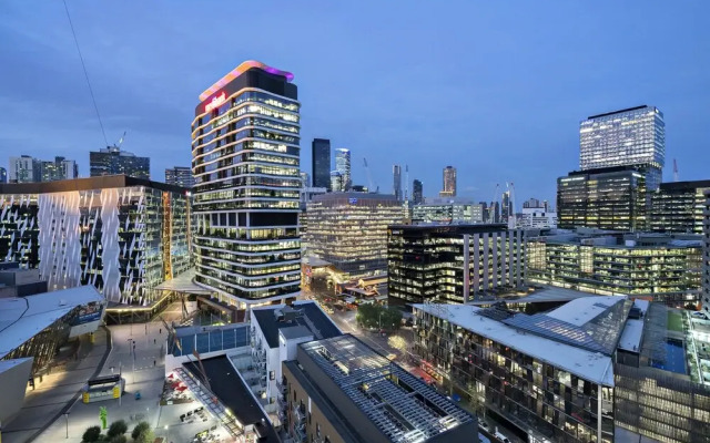 MIRANDA, 1BDR Docklands Apartment