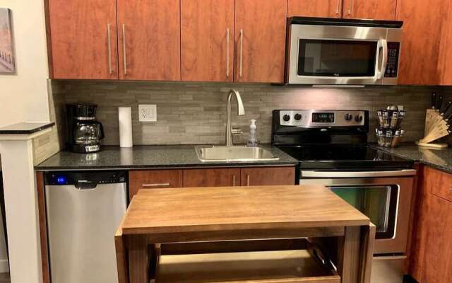 Cozy Creekside Renovated Condo