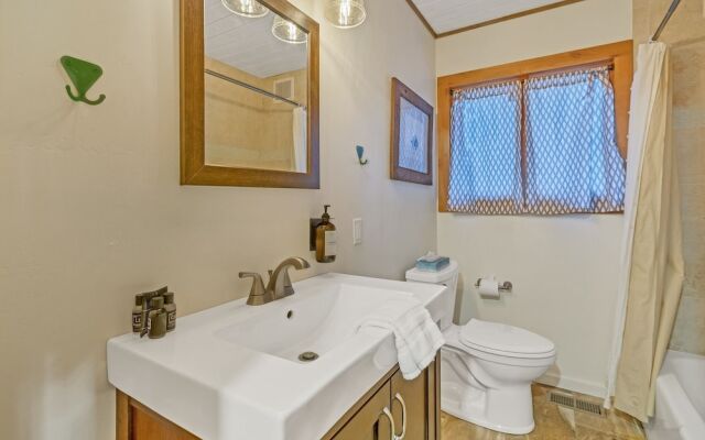 12 Central 2 Bedroom Home by Redawning