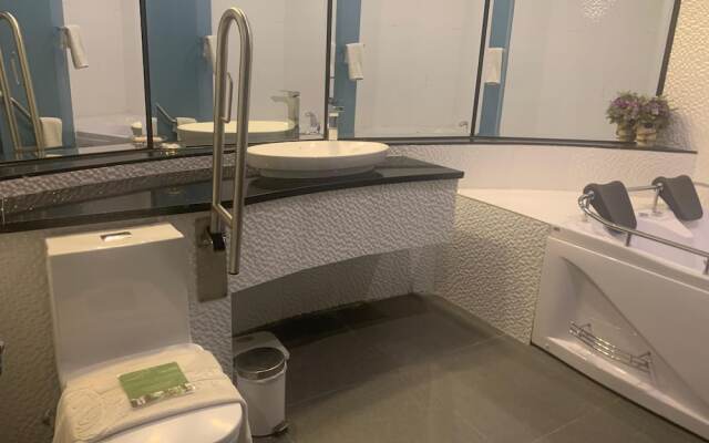 Hotel Ceibo Real