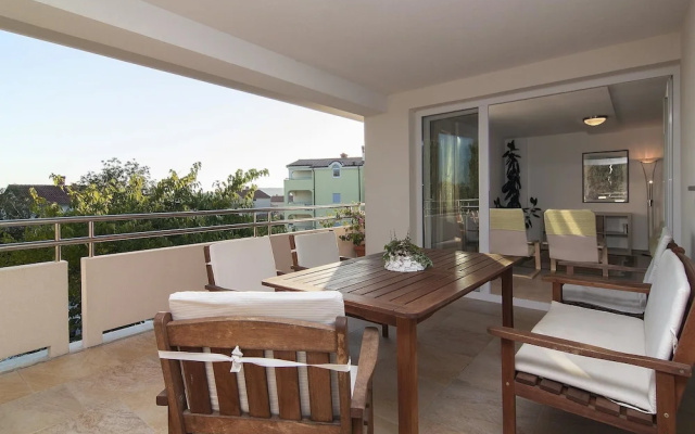 Apartments Levan Ceja