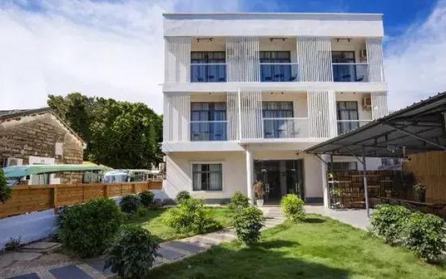 Weizhou Island 37.2℃ Homestay (Shell Beach Branch)