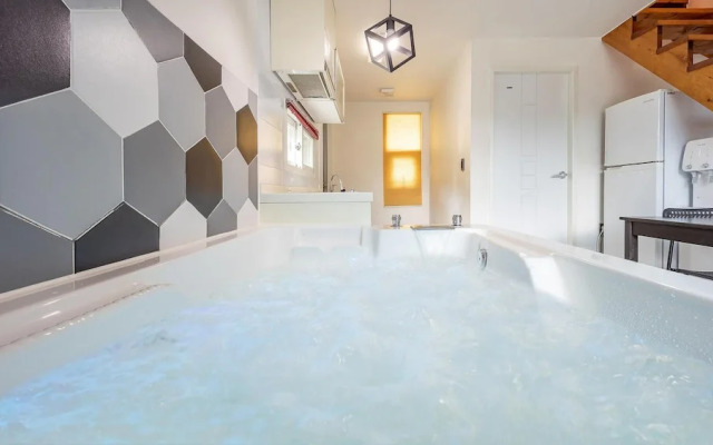 Gapyeong Topclouds Pet&spa Pension