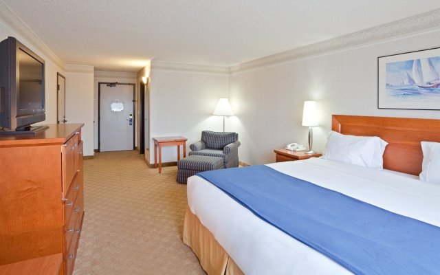 Holiday Inn Express & Suites Tacoma, an IHG Hotel