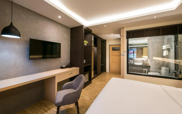 Nadee 10 Resort & Hotel