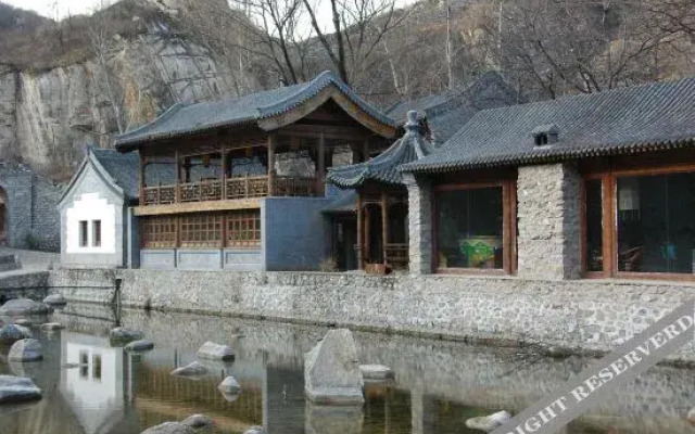 Red Capital Ranch/ Shambala At The Great Wall
