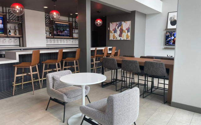 Atwell Suites Austin Airport by IHG