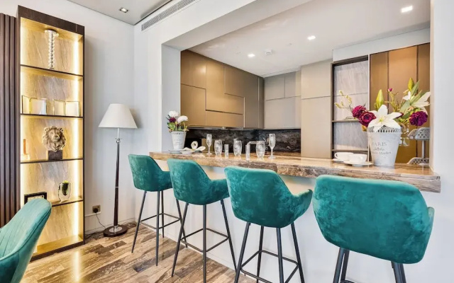 High End Luxury Stay with Full Palm Jumeirah View