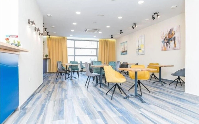 Ai Hostel