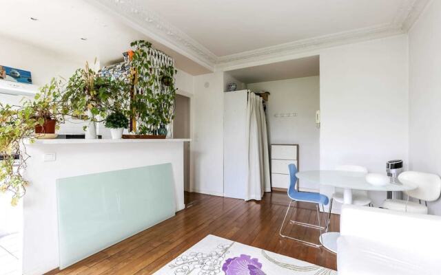Spacious & Bright Apartment for 2 in Faidherbe/nation