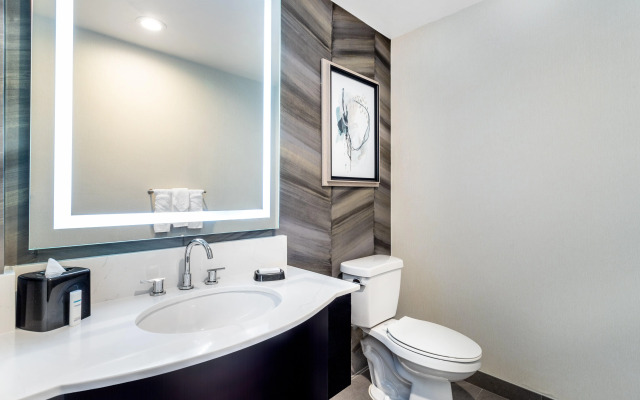 Crowne Plaza Los Angeles Harbor Hotel by IHG