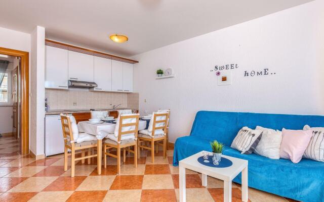 Adorable apartment with terrace jacuzzi .Sea view !