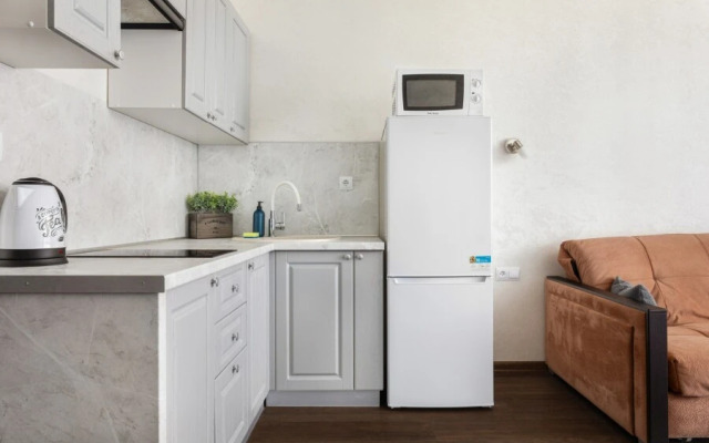 Посутки на Батальной 98