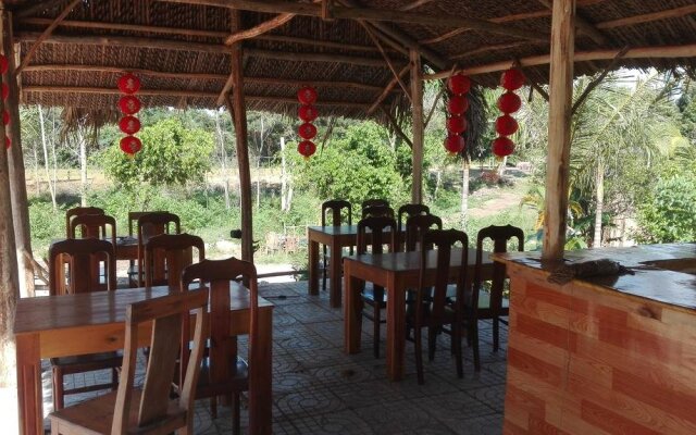 Thuyhouse Resort