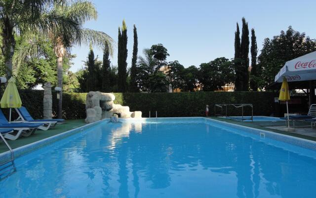 Estella Hotel & Apartments