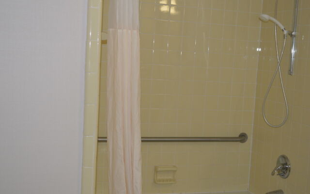 Rodeway Inn & Suites