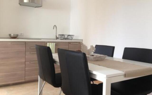 La Valeriana Farm Apartments