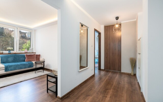 Kosinskiego With Parking by Renters