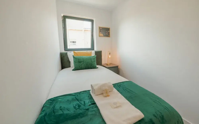 Lapa Stylish Apartment B With Terrace by Vacationy