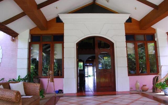 Las Flores Country Guest House And Restaurant