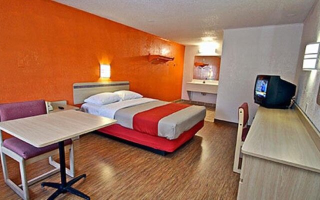 Motel 6 Kalamazoo