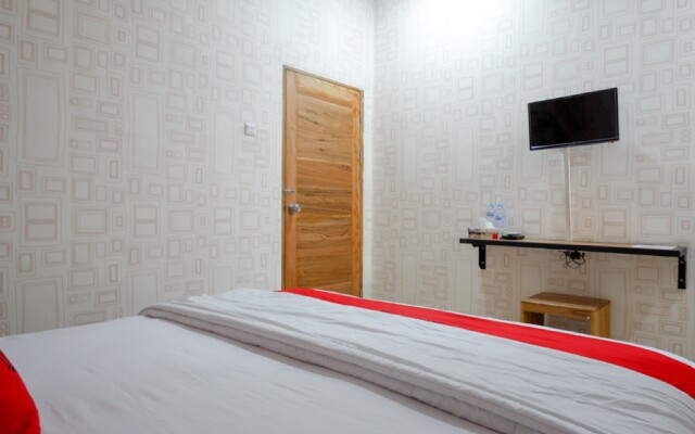 RedDoorz Syariah near Universitas Negeri Gorontalo 2