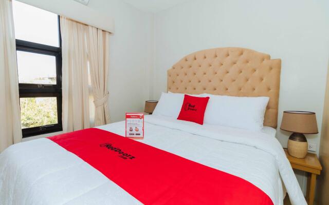 RedDoorz Plus @ Ruby Las Pinas Weekly Stay