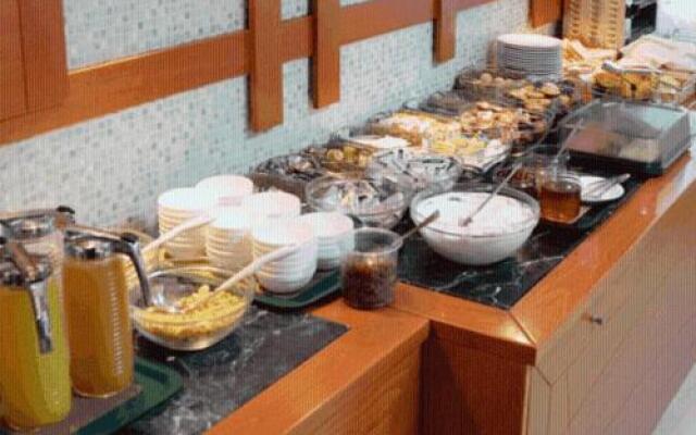 Elpida City Hotel