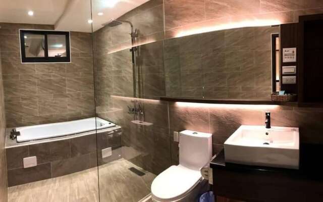 Lantan Moonlight Hotel