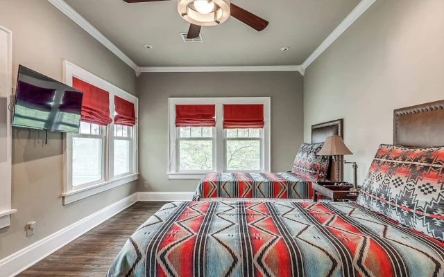Stylish 3-bedroom Home in Tulsa