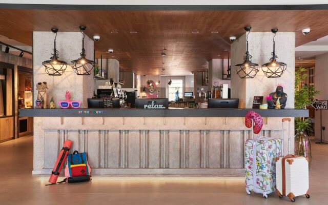 Moxy Patra Marina