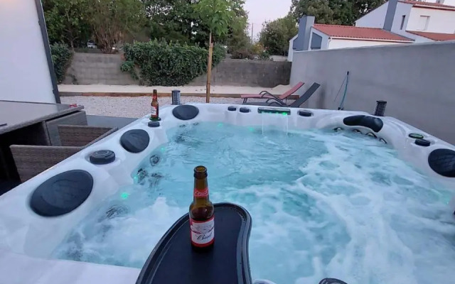 Jolie maison neuve avec jacuzzi