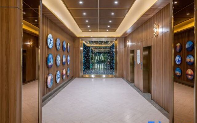 Orange Hotel (Wuhan Chuhehan Street Han Show Theater)