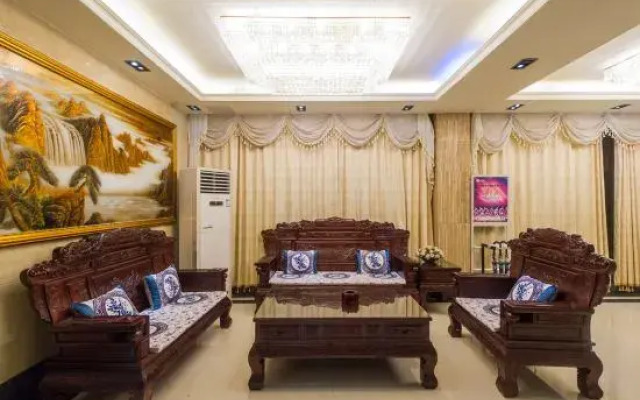 Junlin Hotel (Yangshuo West Street Central Plaza Branch)