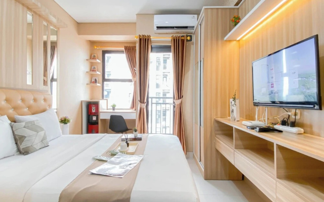 Warm Contemporary Studio Apartment At Transpark Cibubur – Guest Rooms – Depok