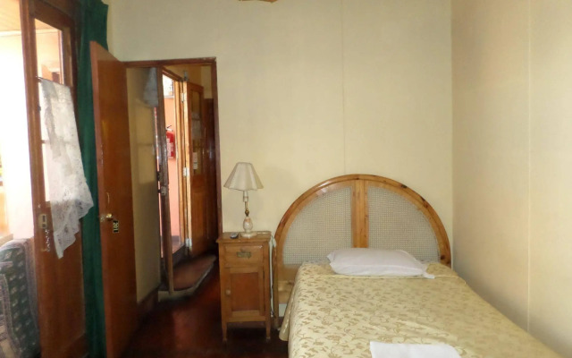 Hostal Lluvia de Oro