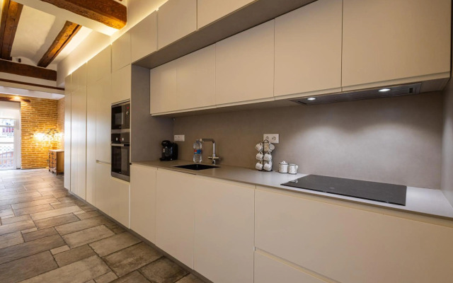 CENTER MODERN 1BR 2Bth TERRACE WI-FI AC