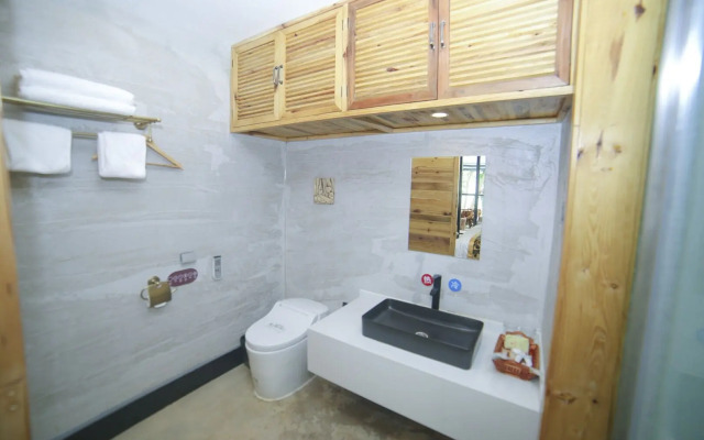 Village Utopia Backpackers Hostel