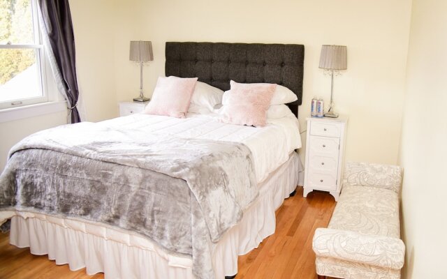 Azalea Inn Bed & Breakfast
