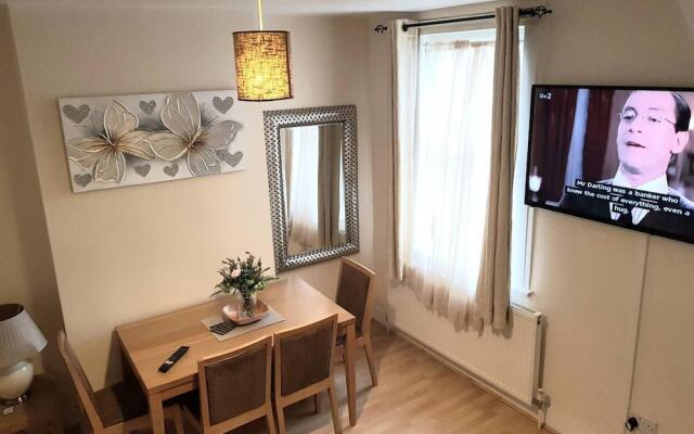 Cedar Villa - Inviting 5-bed House in Chatham-