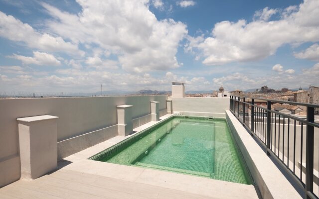 Granada Deluxe Apartments