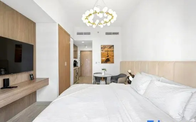 Stylish Studio with Balcony & Garden Views