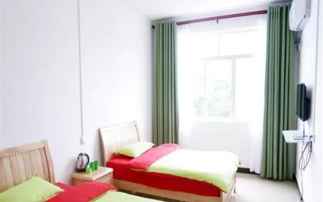 Yangsuo Mumu Sketch Base River Inn