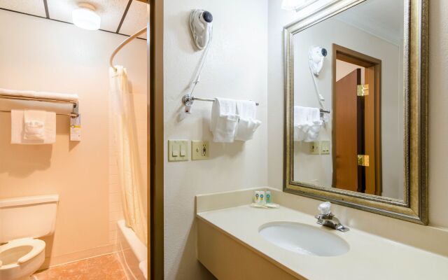 Quality Inn & Suites Salina