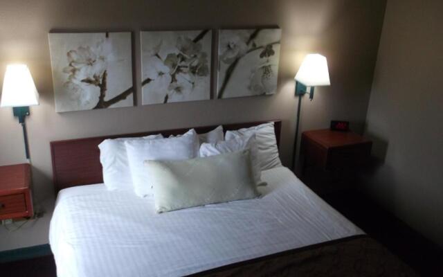 De Smet Super Deluxe Inn and Suites