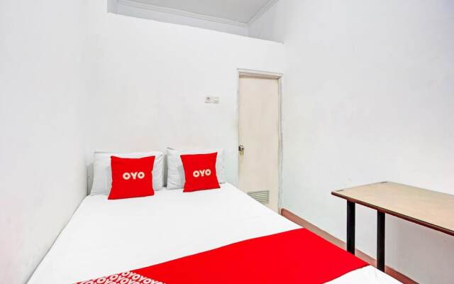 OYO 90790 Royale Nias